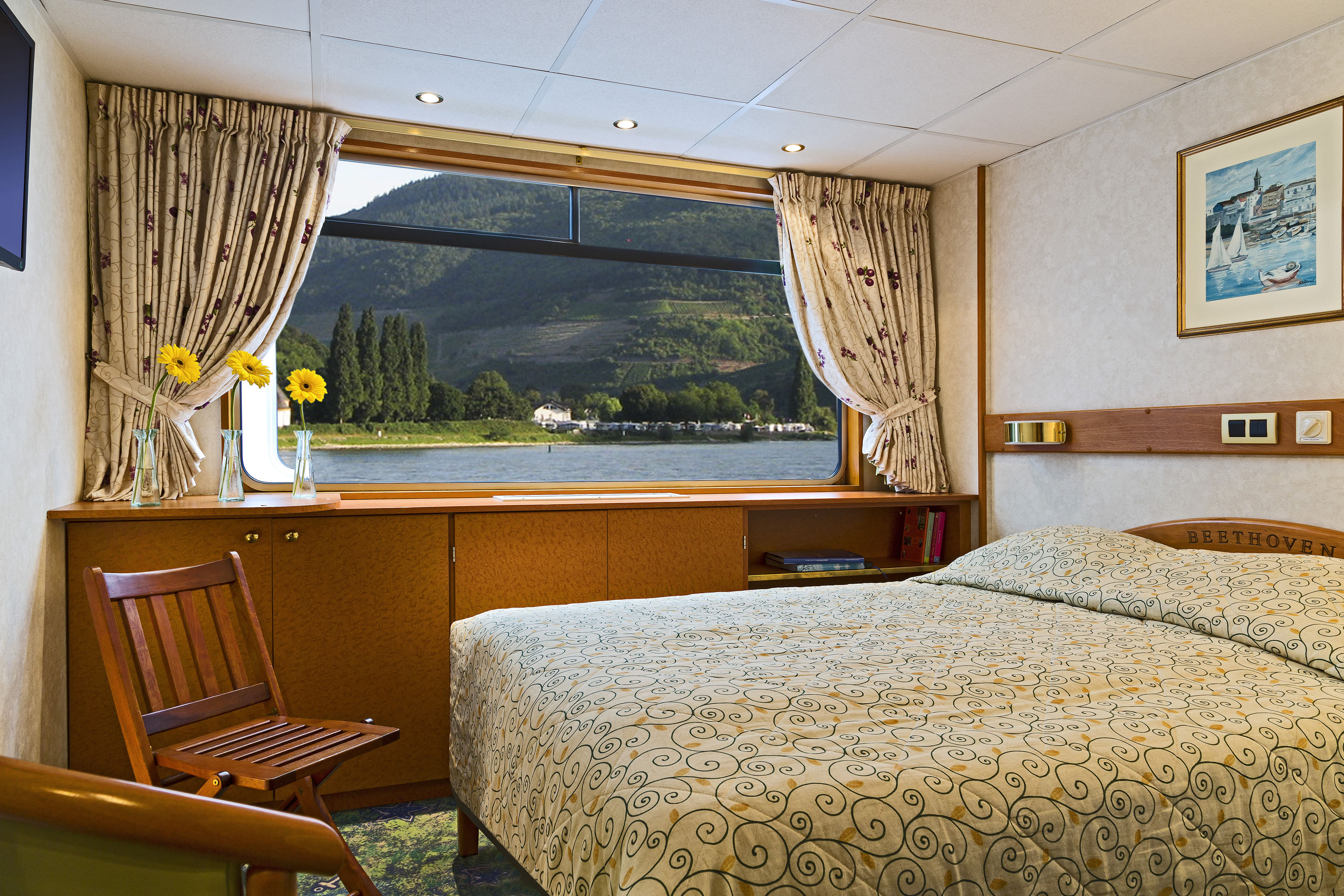 CroisiEurope MS Beethoven Cabin 4.jpg